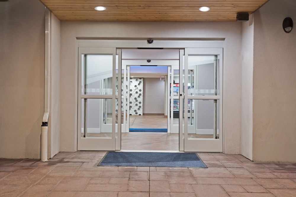Holiday Inn Express & Suites Harrisburg S - New Cumberland 3/72