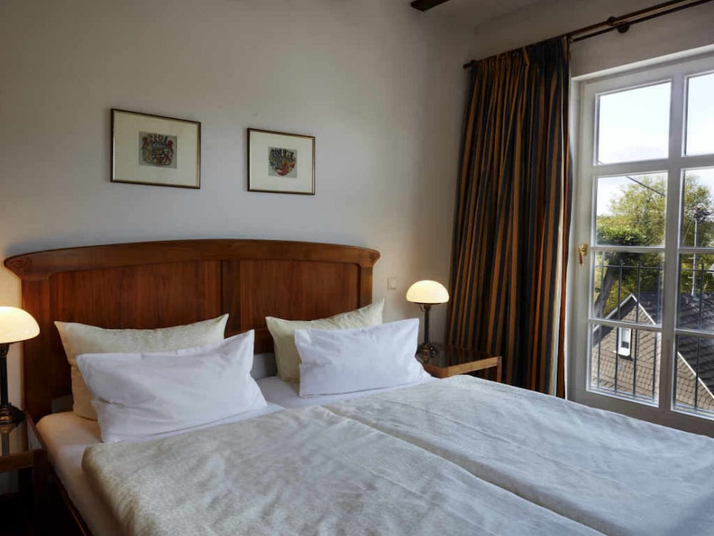 HOTEL SNORRENBURG 7/24