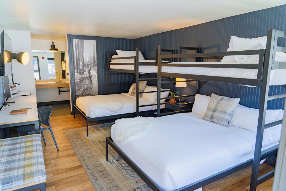 Room at Gravity Haus Winter Park, WINTER PARK - CO