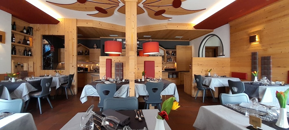 HOTEL AZOLA 39/50