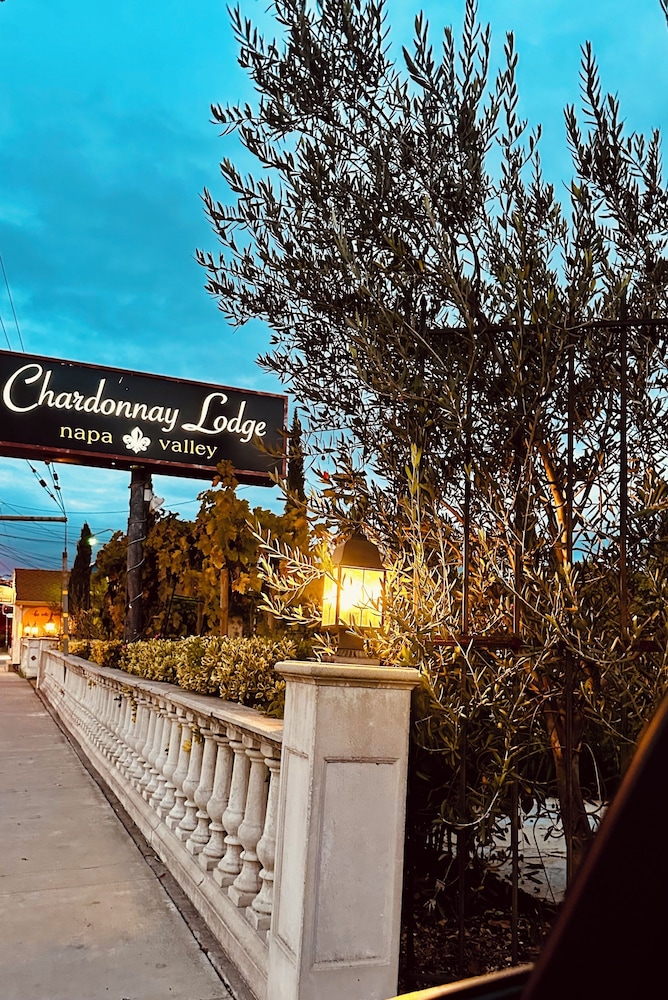 Chardonnay Lodge 4/46