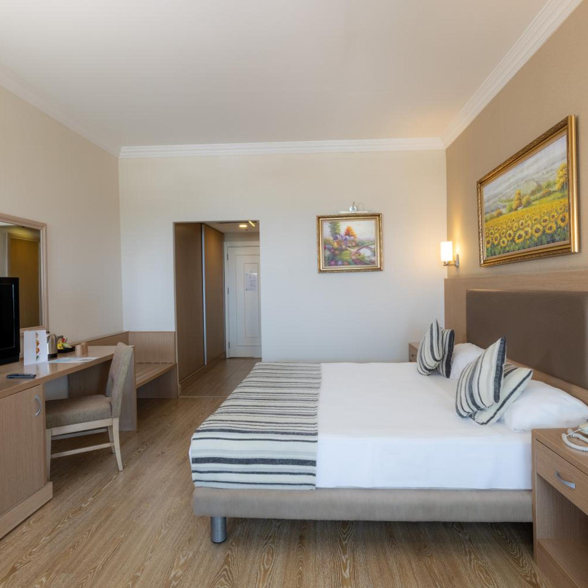 Standard, Double or Twin Bed