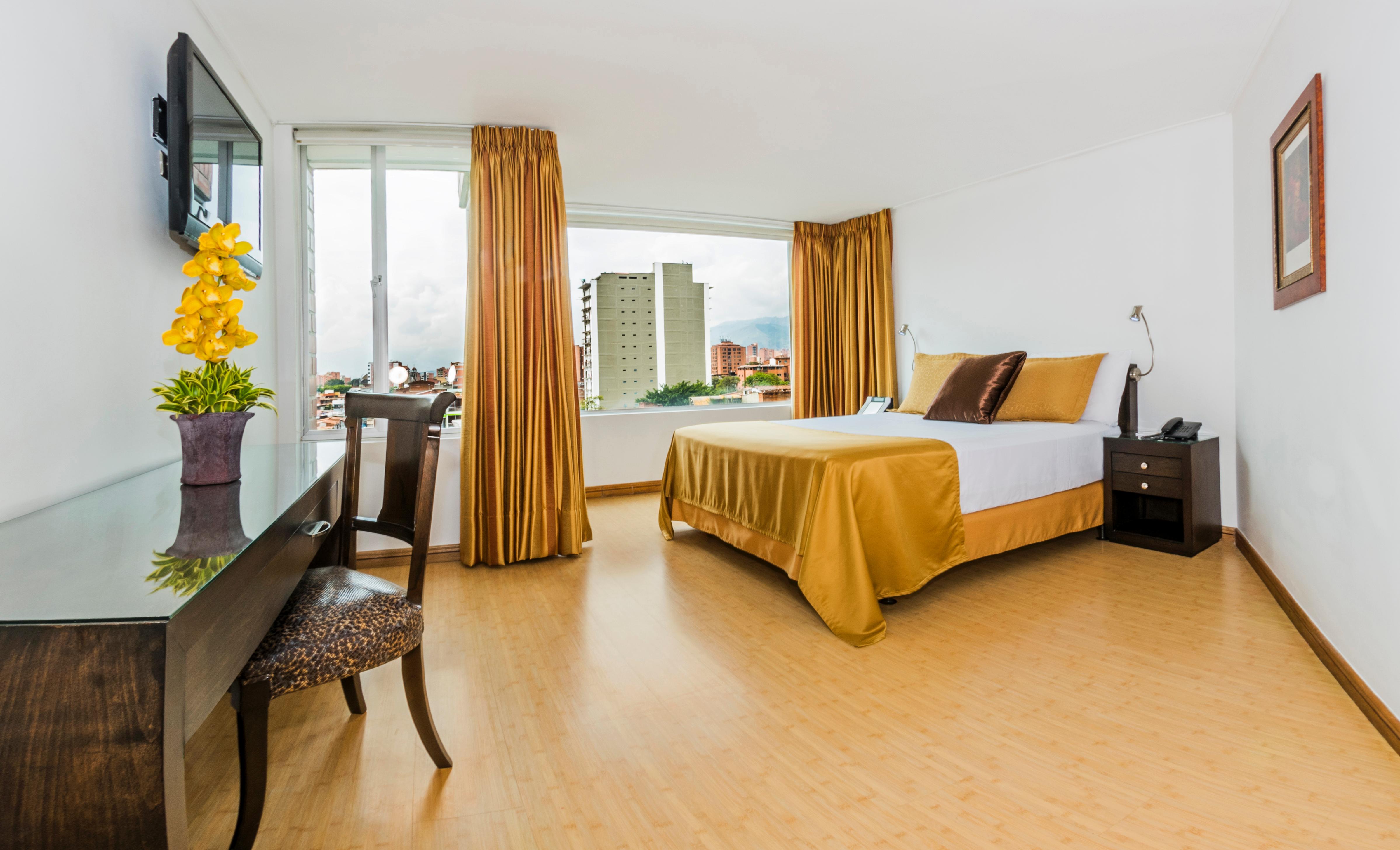 Junior Suite, Double Bed, Street View