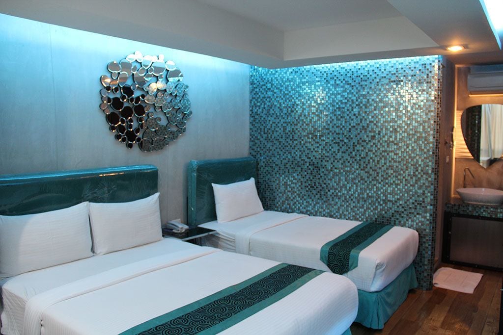 ROOM, TRIPLE