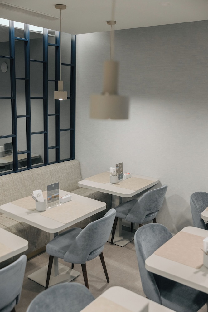 restaurant cafeteria