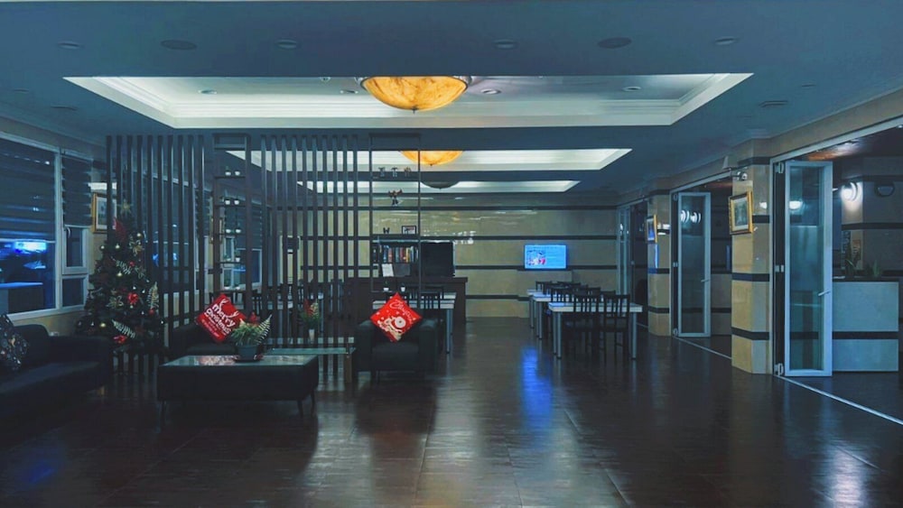 Townhouse Oak Vera Hotel Near Clark International Airport 40/57
