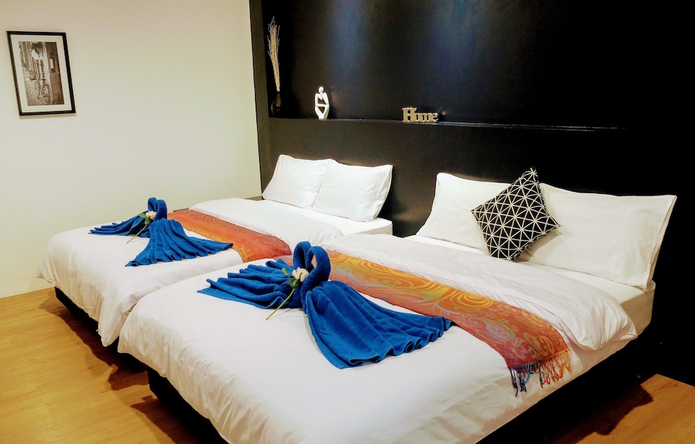 EXCLUSIVE, STUDIO, SUITE, 2 QUEEN BEDS