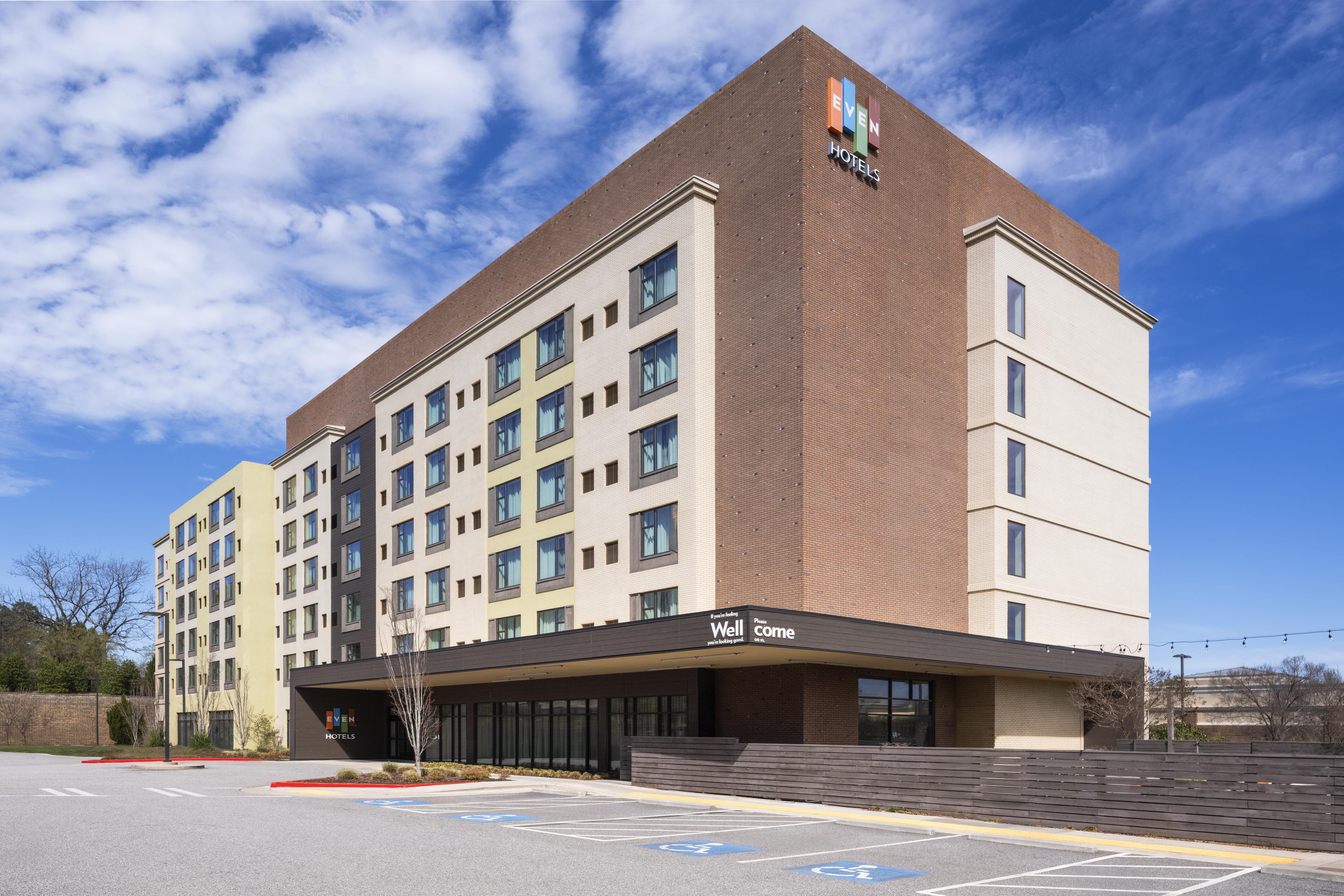 Even Hotels Alpharetta - Avalon Area 8/81