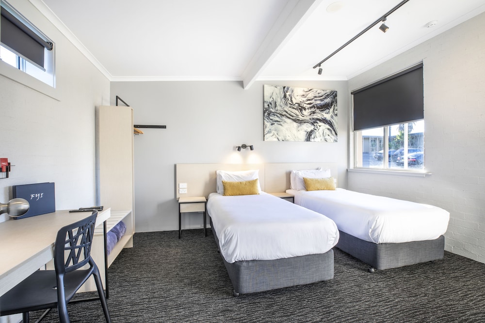 STUDIO, SINGLE, TWIN BEDS