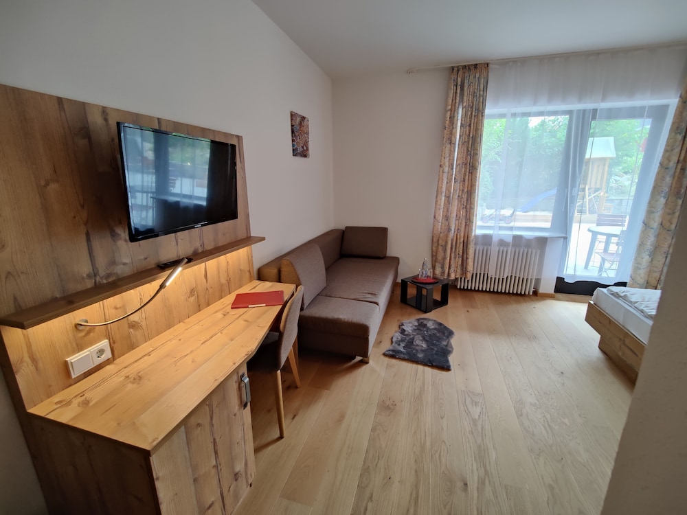 Ferien vom Ich, Bayerischer Wald, Hotel and Restaurant 28/38