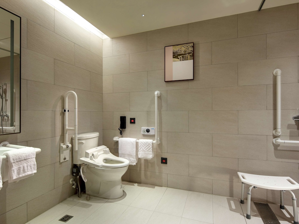 Hilton Taipei Sinban 16/74