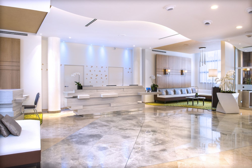 Ampere Hotel 40/80