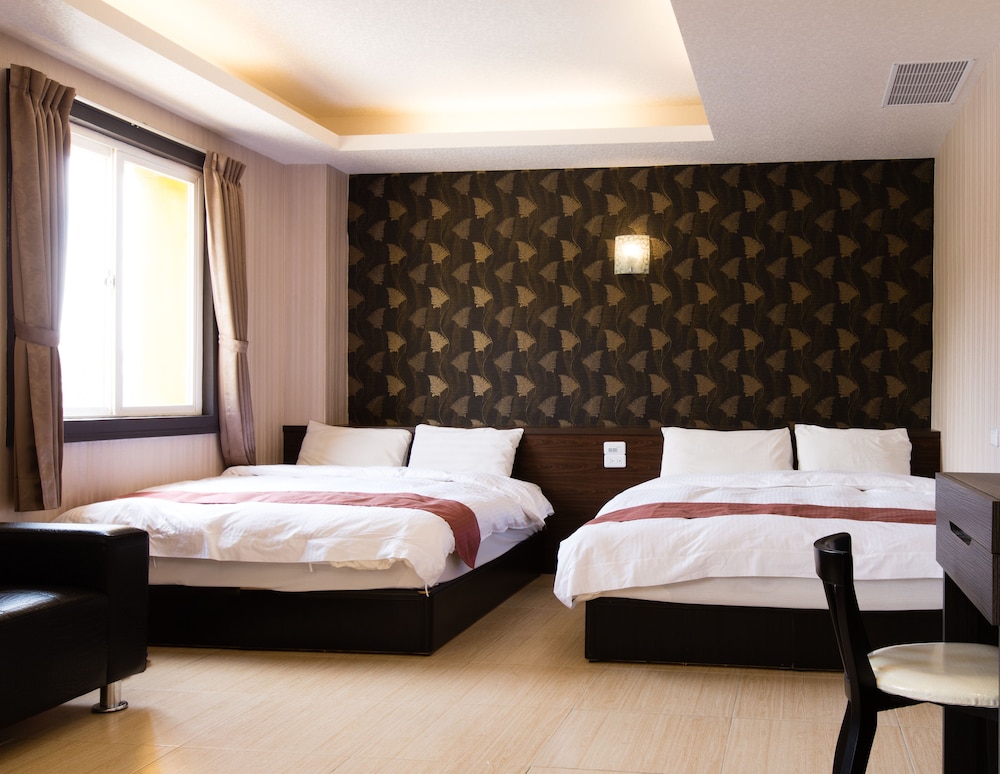 ROOM, QUADRUPLE, MOUNTAIN VIEW