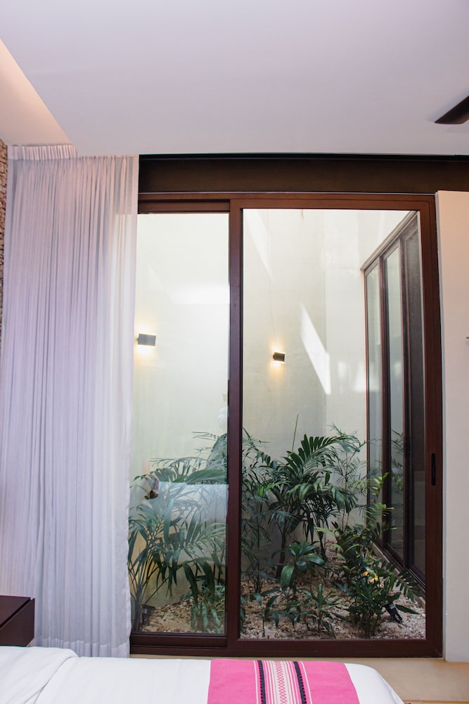 Hotel Marionetas 50/50