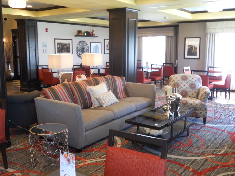 Holiday Inn Express Suites Greensburg 44/58