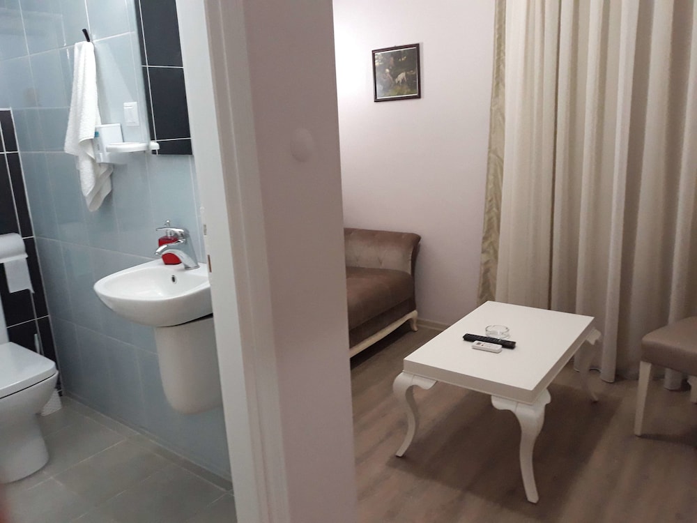Burhaniye Merkez Otel 16/16