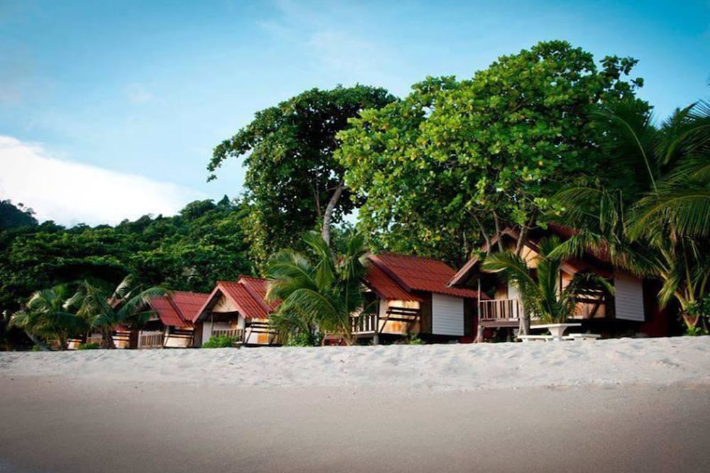 White Sand Beach Resort 72/74