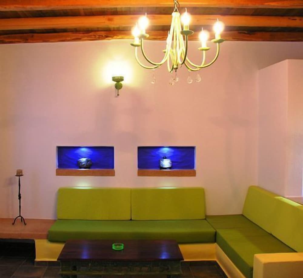 PANTELI BEACH STUDIOS APARTMENTS 30/50