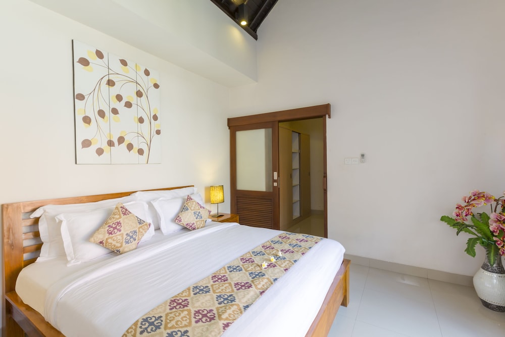 2 BEDROOMS, VILLA, PRIVATE POOL