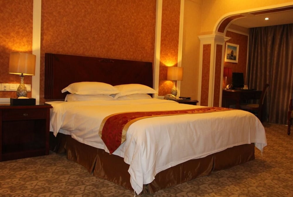 Vienna Hotel (Shenzhen Songgang Liye Road Shop) 8/21