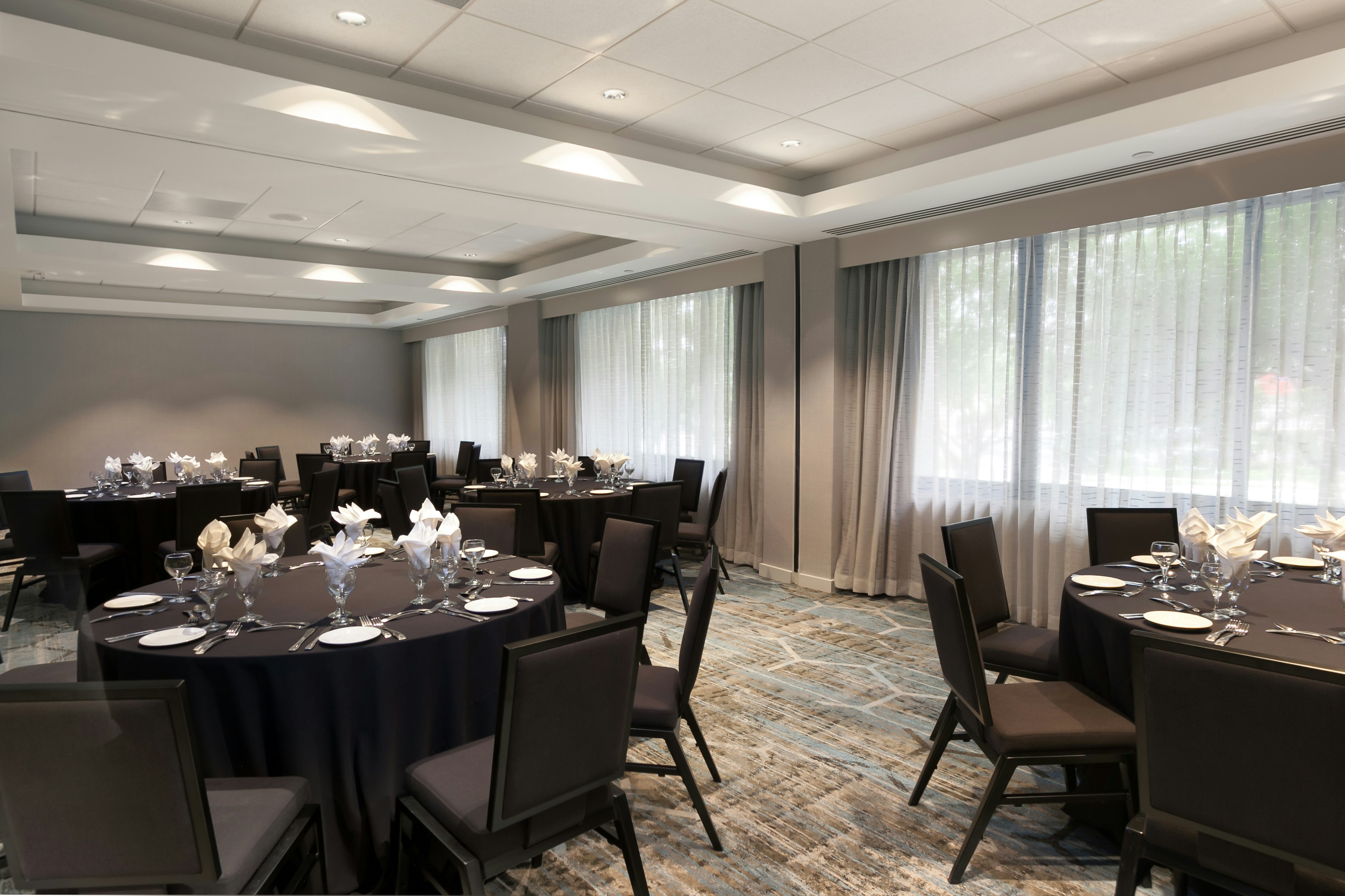 DoubleTree by Hilton Hotel & Suites Houston by the Galleria 17/26
