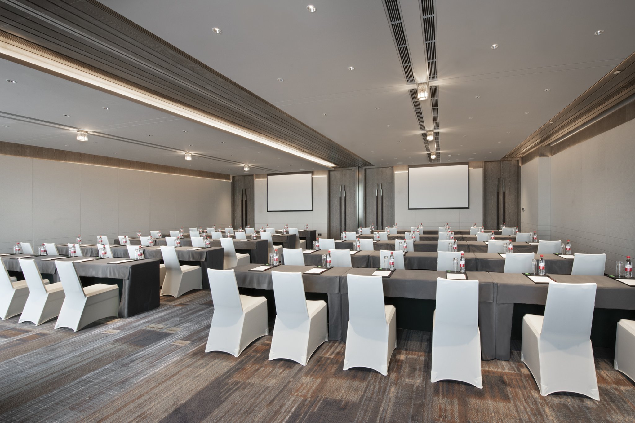 CROWNE PLAZA WUHAN OPTICS VALLEY 63/72
