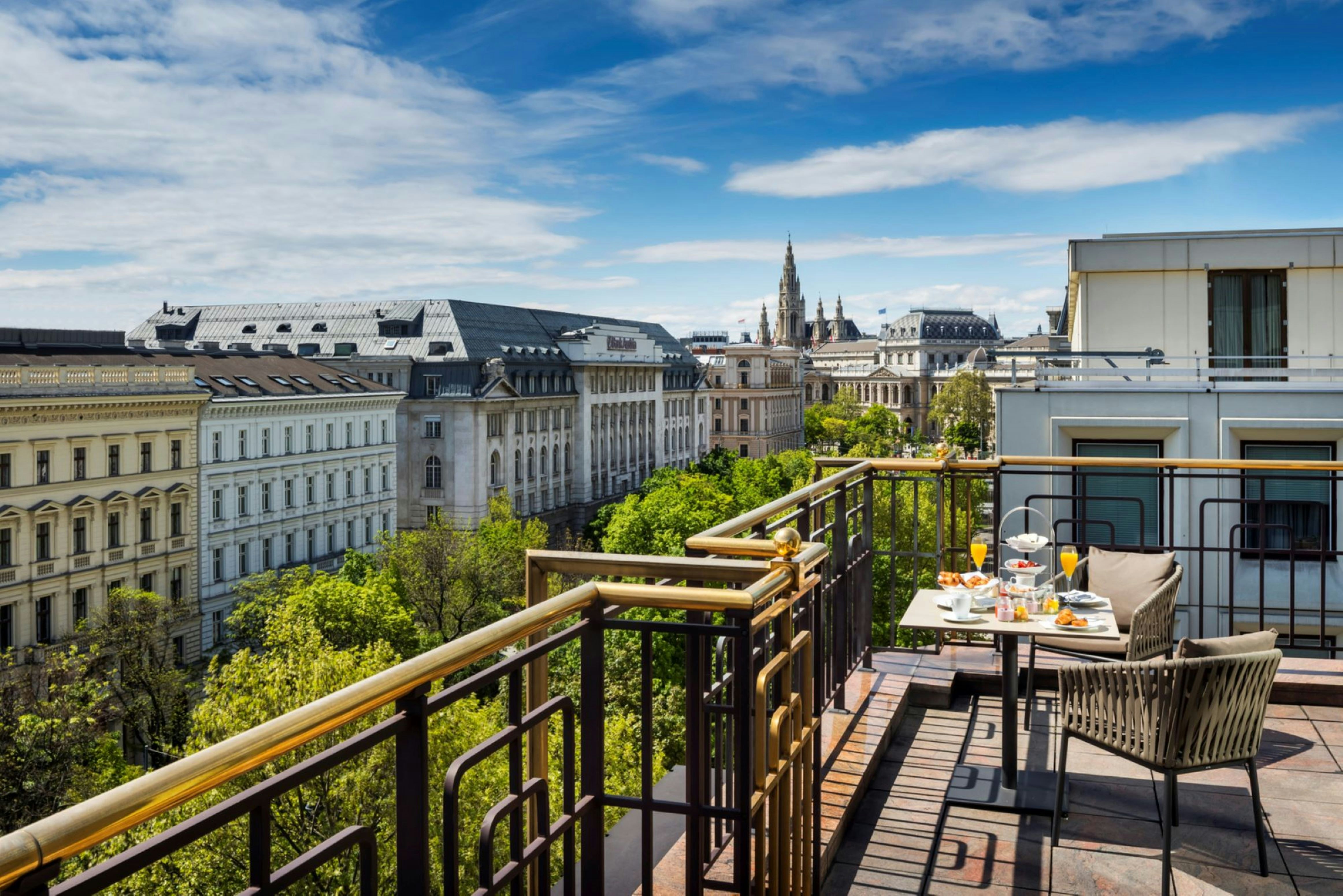 Hilton Vienna Plaza 8/83