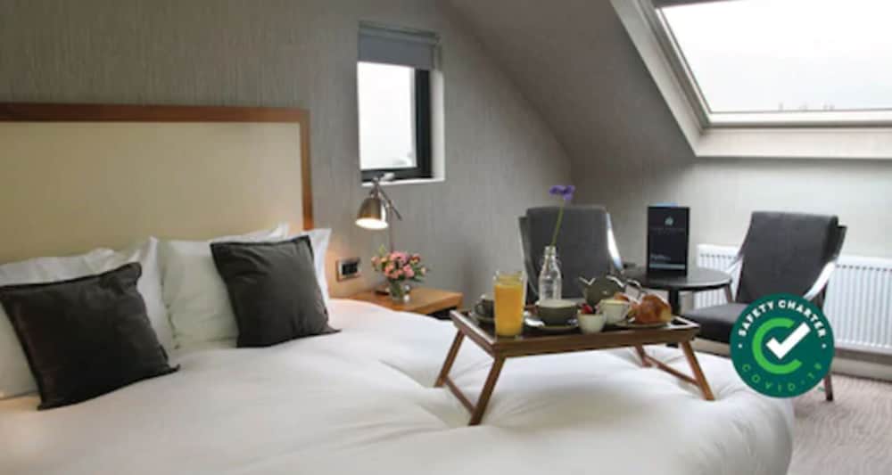 Eyre Square Hotel 38/58