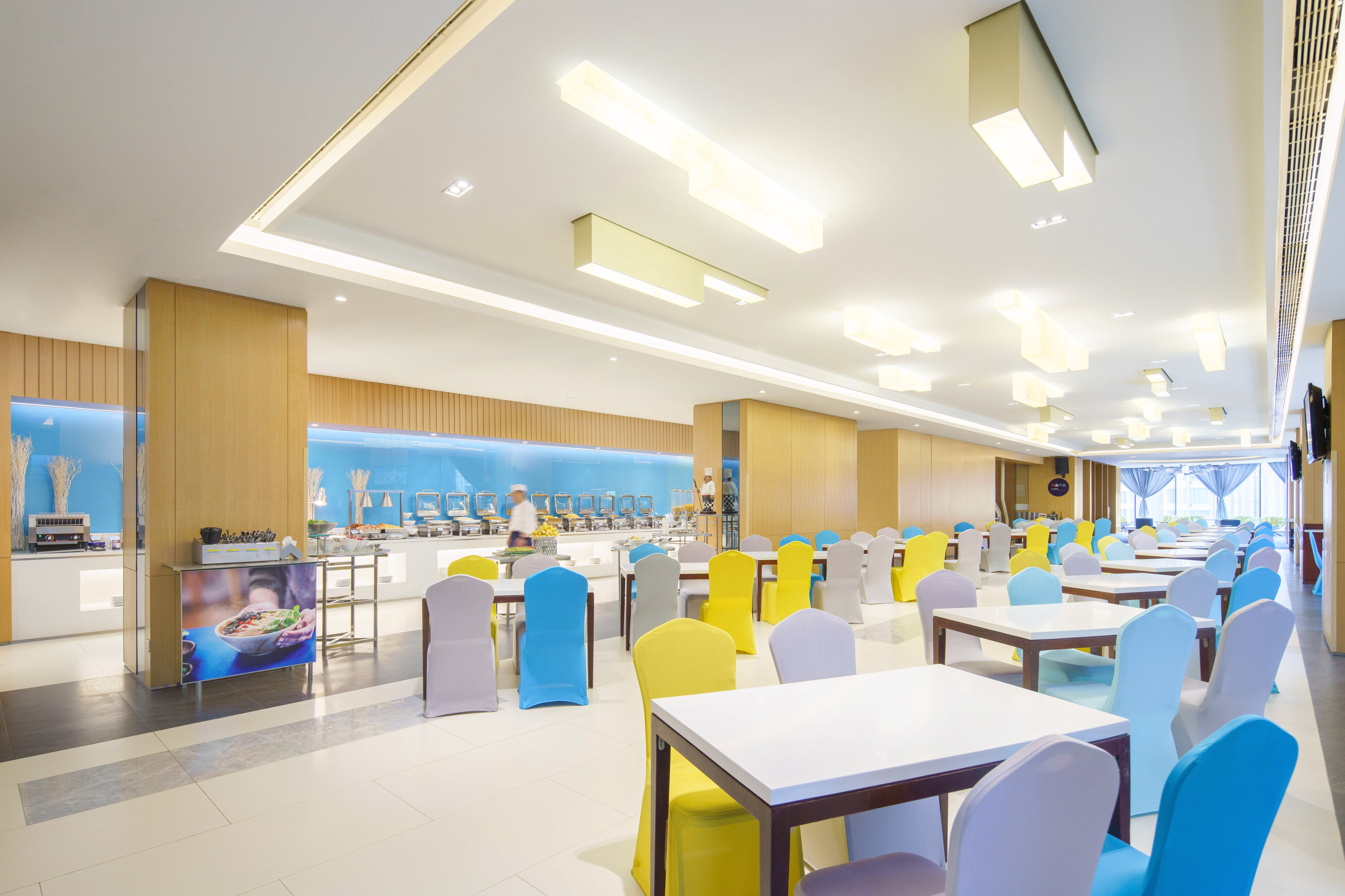 Holiday Inn Express Dalian City Center 33/50
