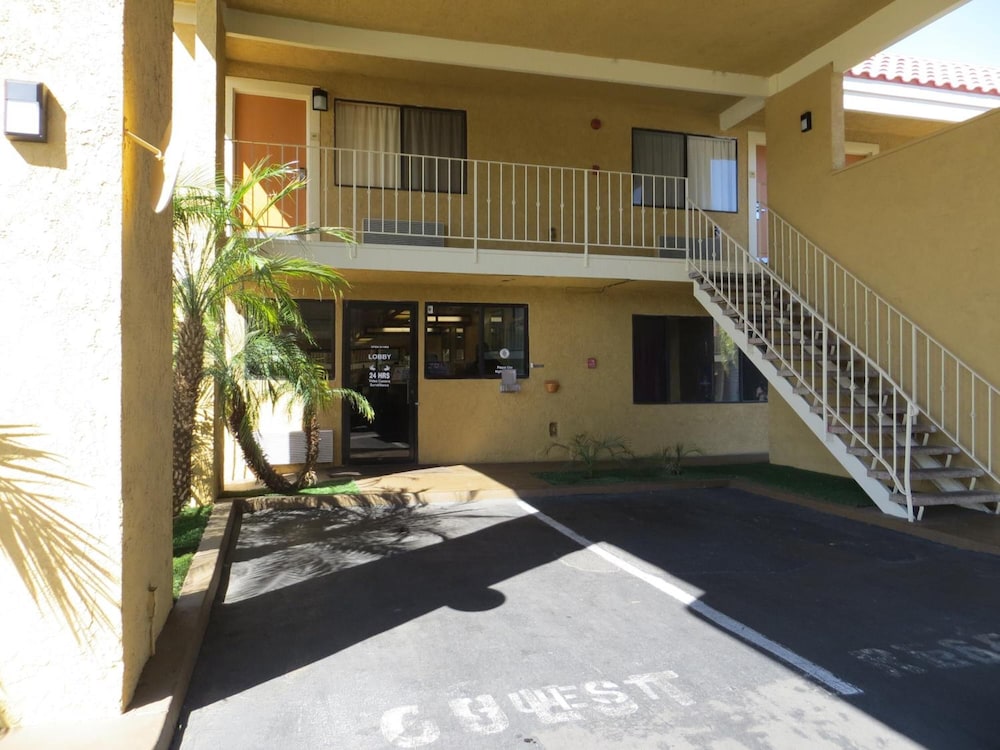 Riverside Inn & Suites 4/56