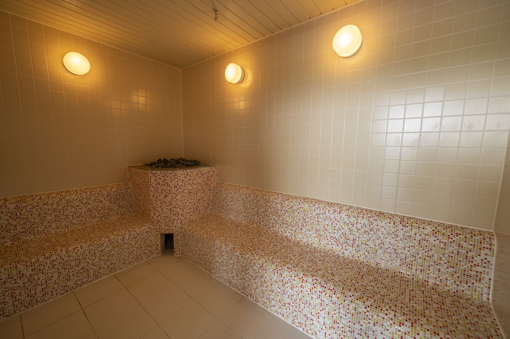 swimming pool spa