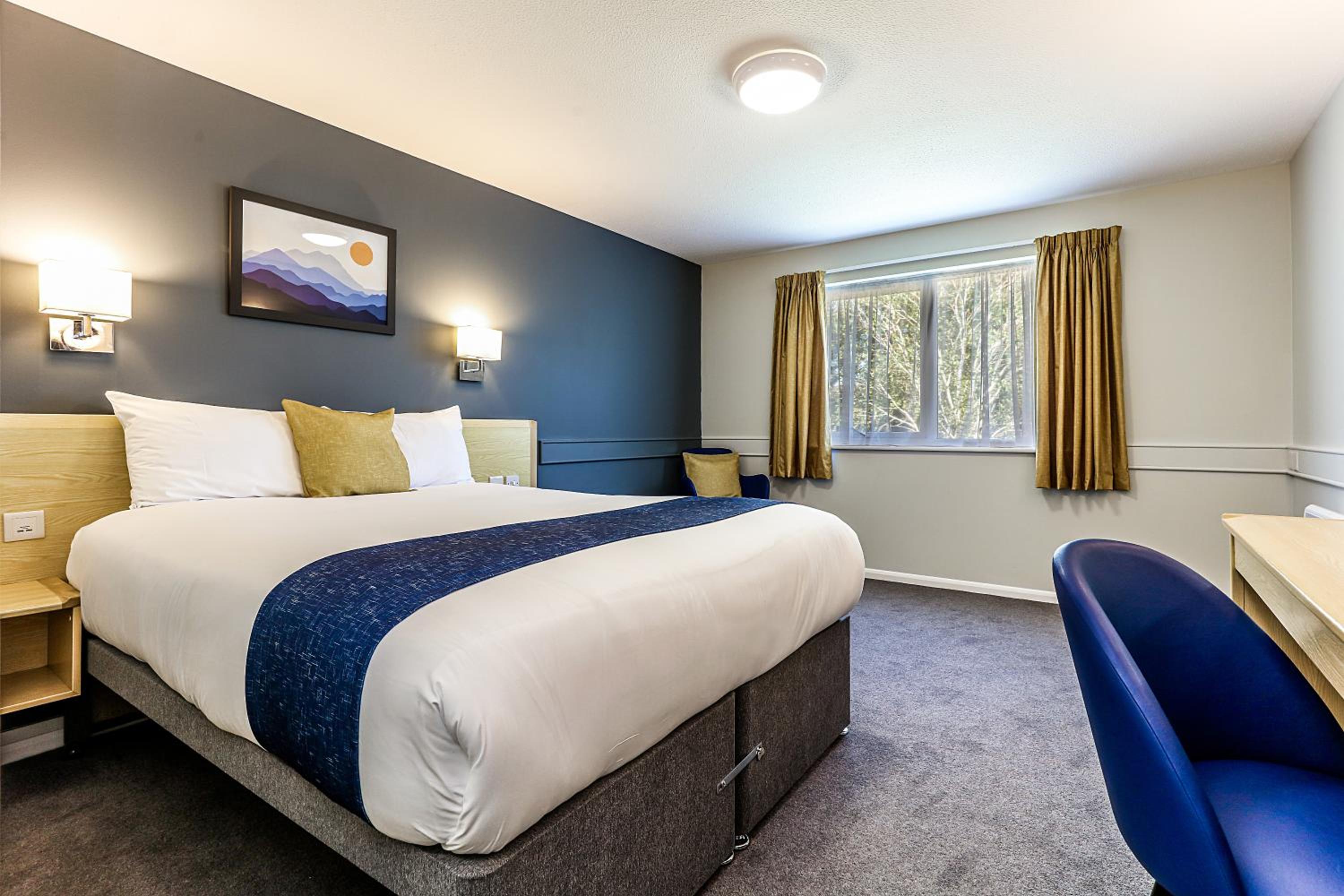 غرفة قياسية بسرير مزدوج، Days Inn by Wyndham Fleet M3 2/4