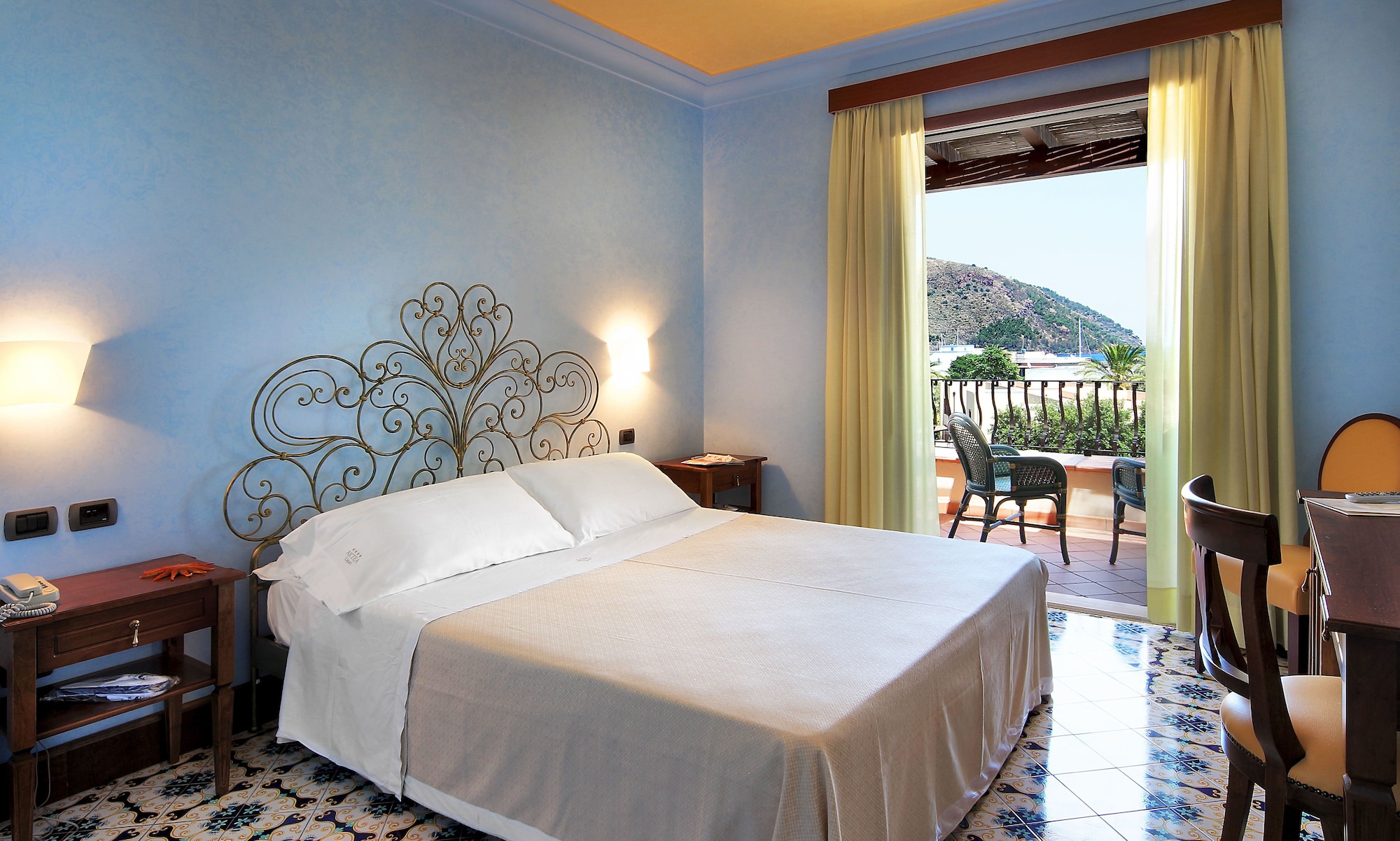 ROOM, DOUBLE BED, SEA VIEW