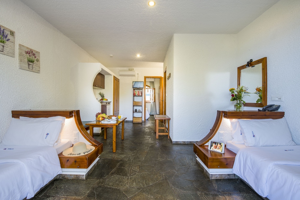 Folia Hotel Apartments 8/50