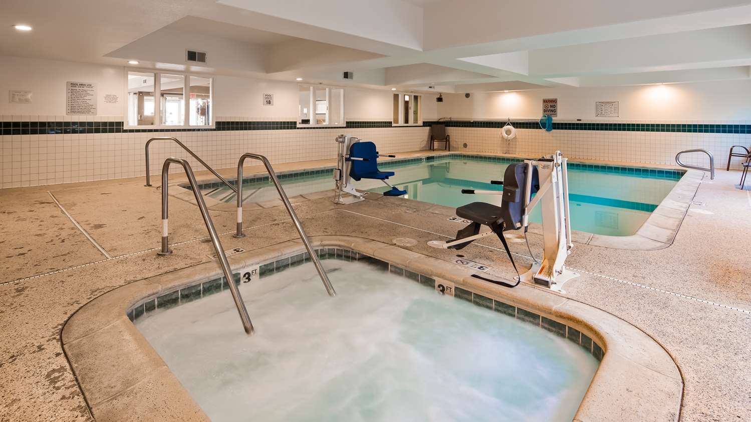 Airport Inn and Suites 13/28