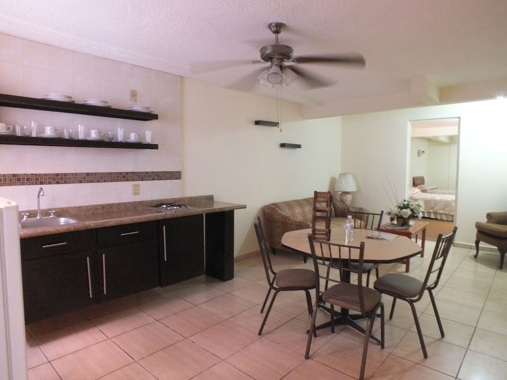 Hotel Rincón Real Suites 40/48
