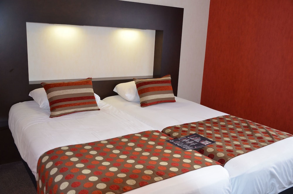 Golfe Hotel 8/54
