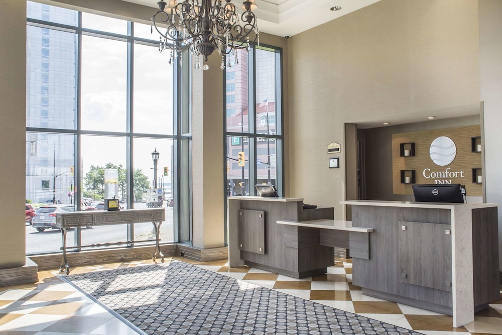 Comfort Inn Fallsview Niagara 9/37