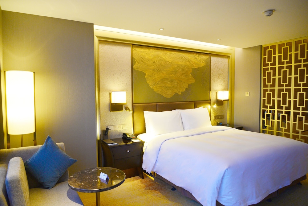 Hilton Yantai 8/64