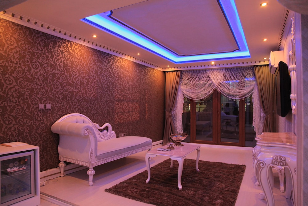 Royal Anka Hotel 16/32