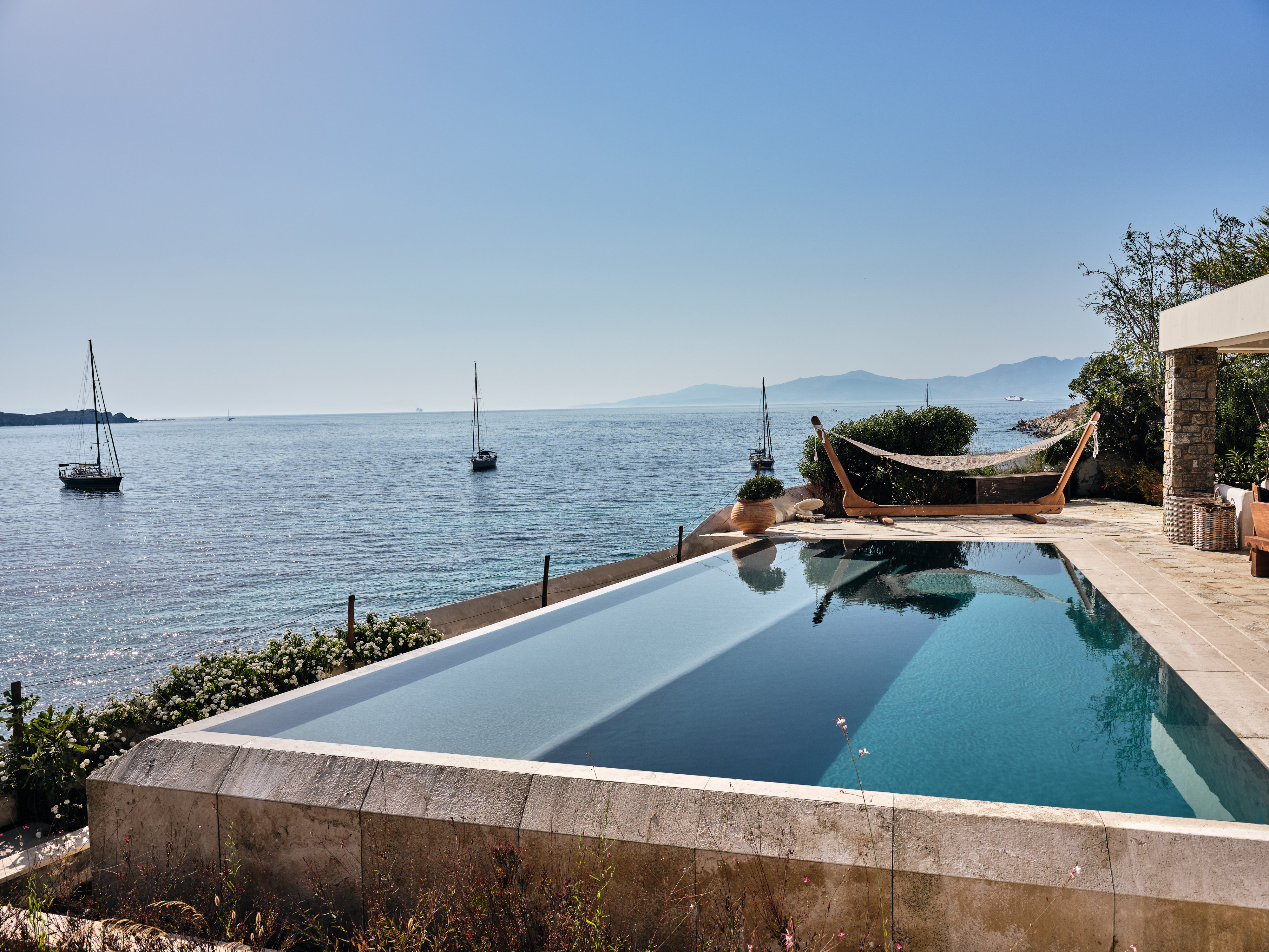 3 Bedrooms, Villa, Water Front