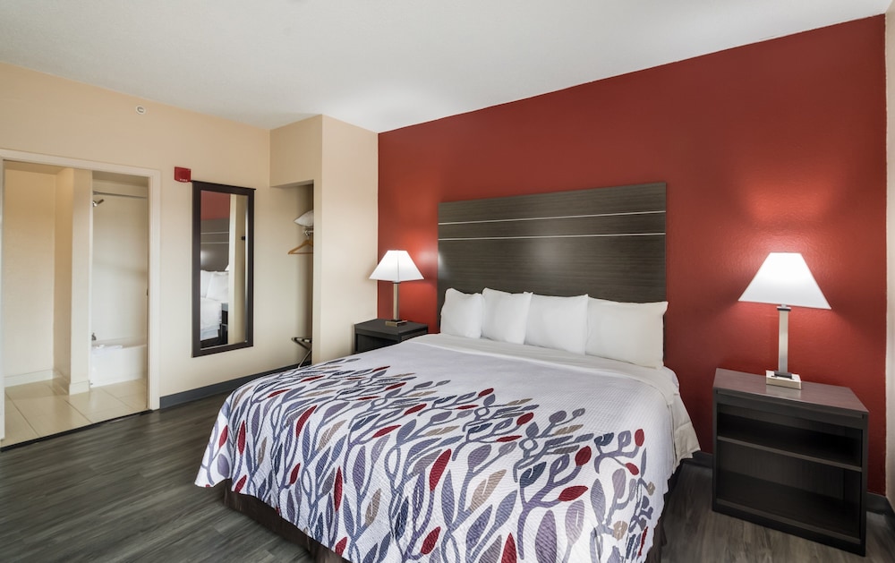 Red Roof Inn & Suites Austin East - Manor 10/22