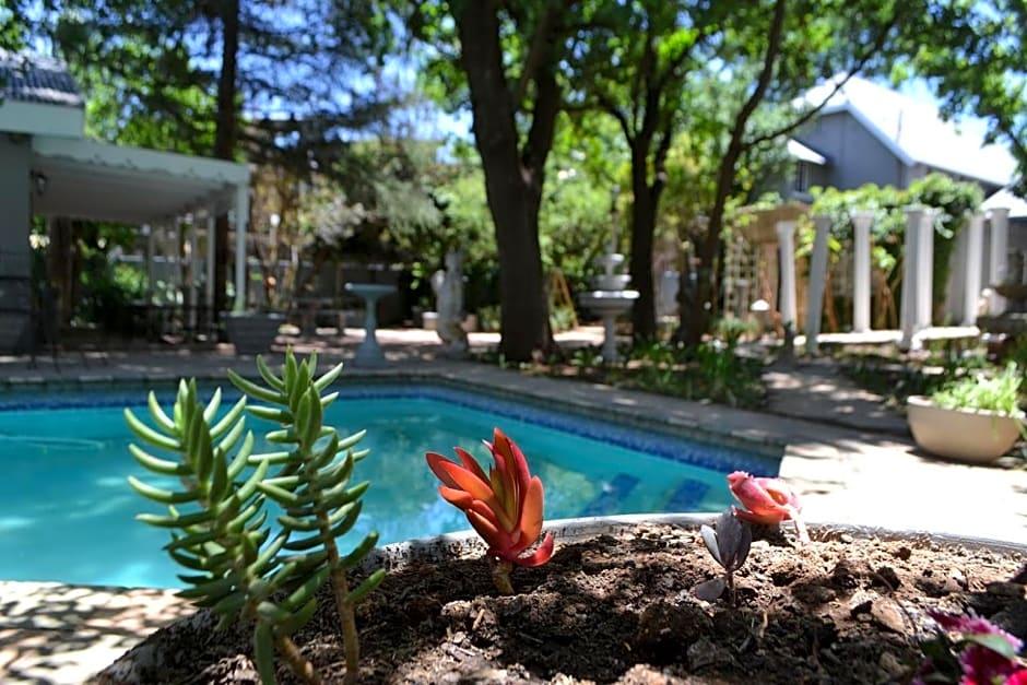Hobbit Boutique Hotel 29/32