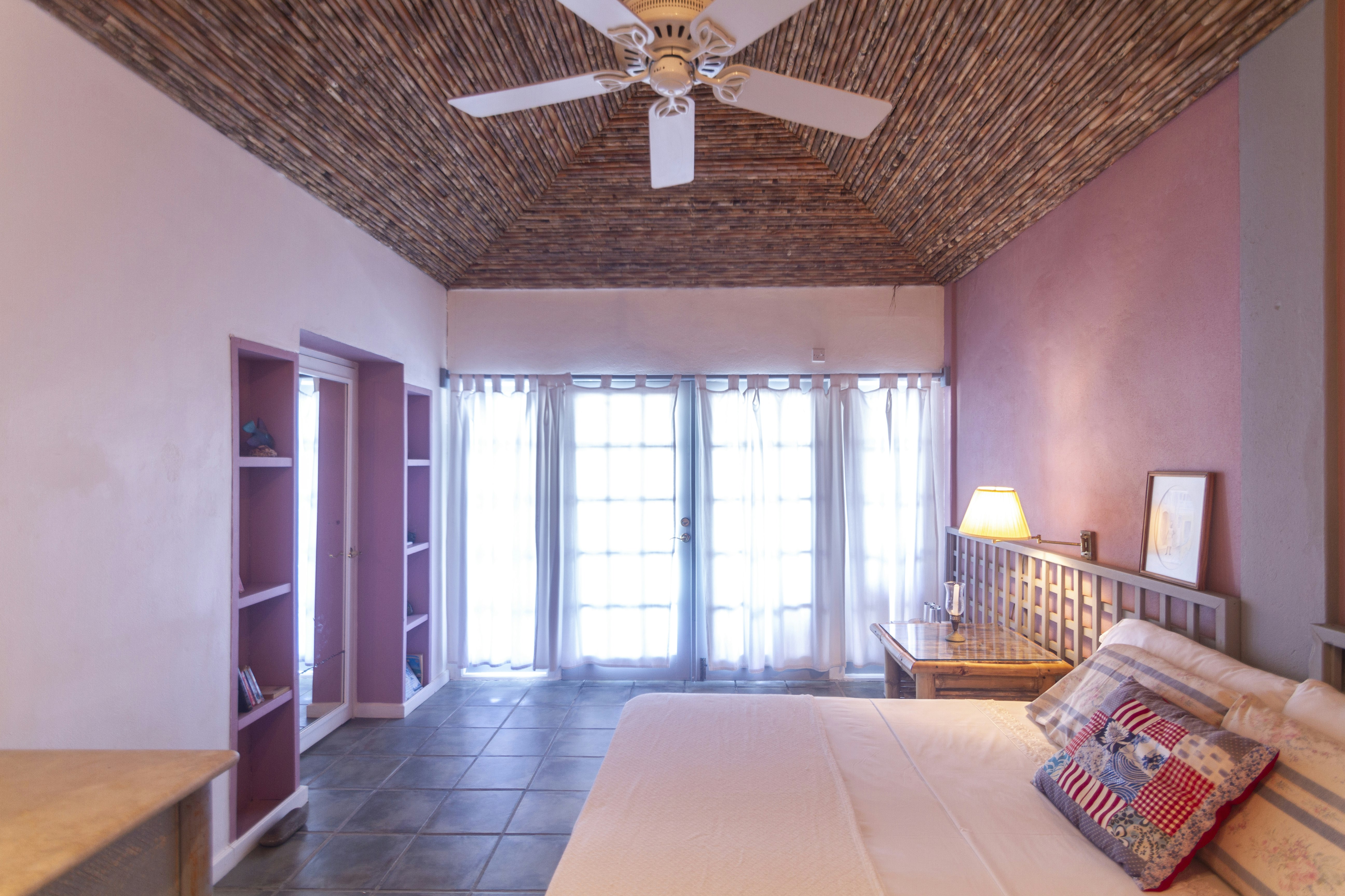 Bequia Beachfront Villa Hotel 27/83