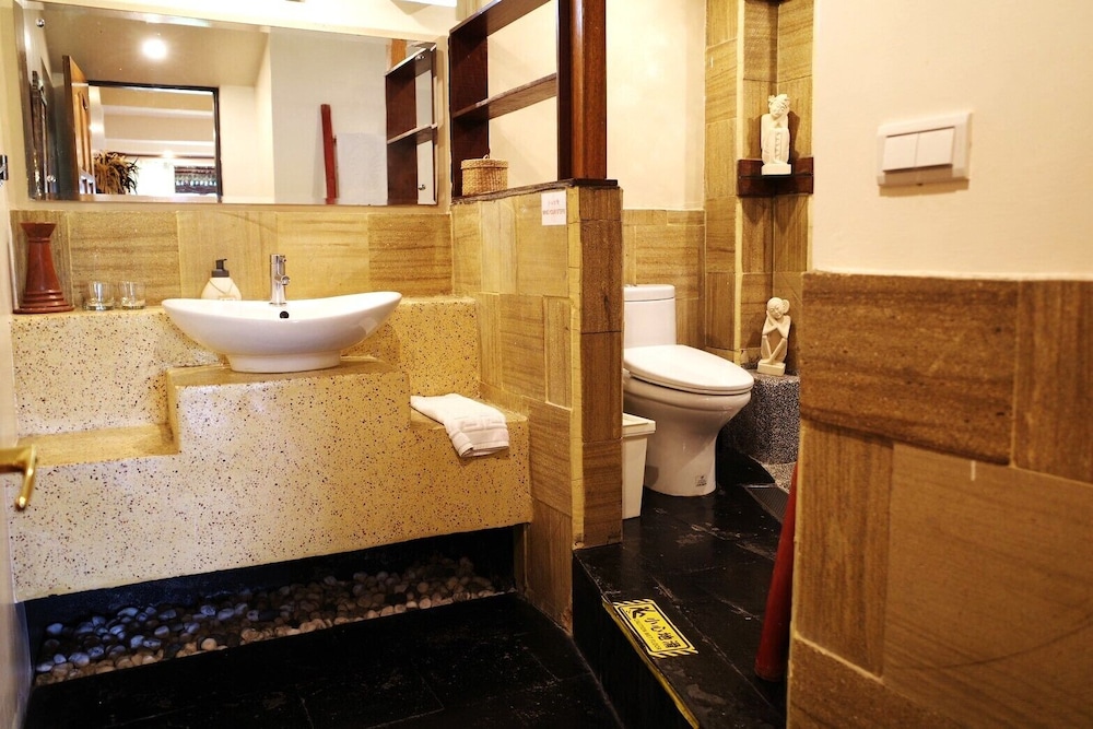 Red Garden Resort 69/70
