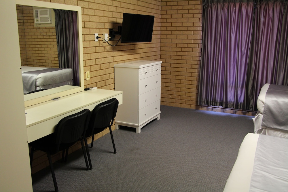 Carnarvon Motel 48/60