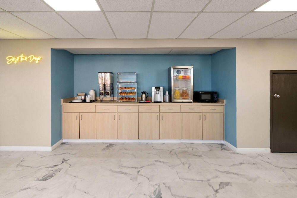 Days Inn by Wyndham Farmington NM 10/59