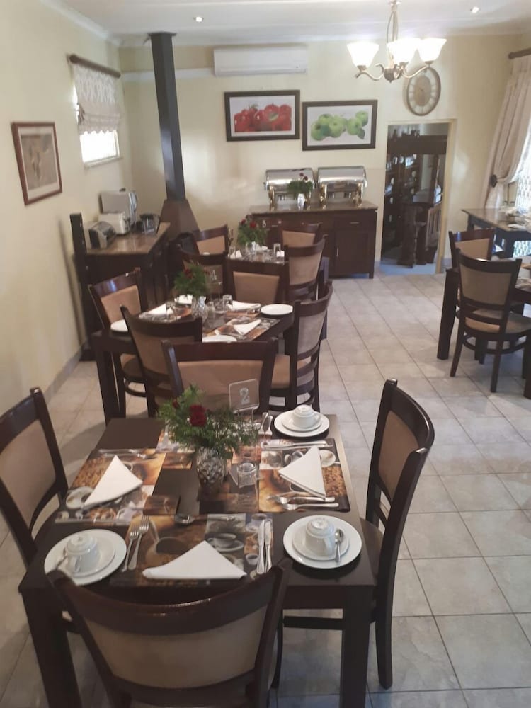 Hoyohoyo Chartwell Lodge 18/33
