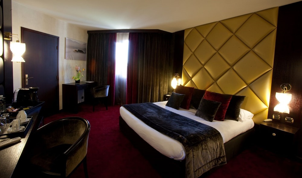 Palladia Hotel 12/72