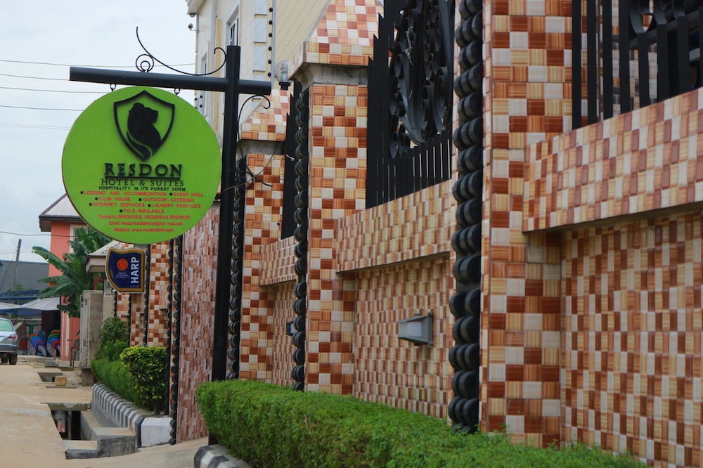 Resdon Hotel And Suites 3/15